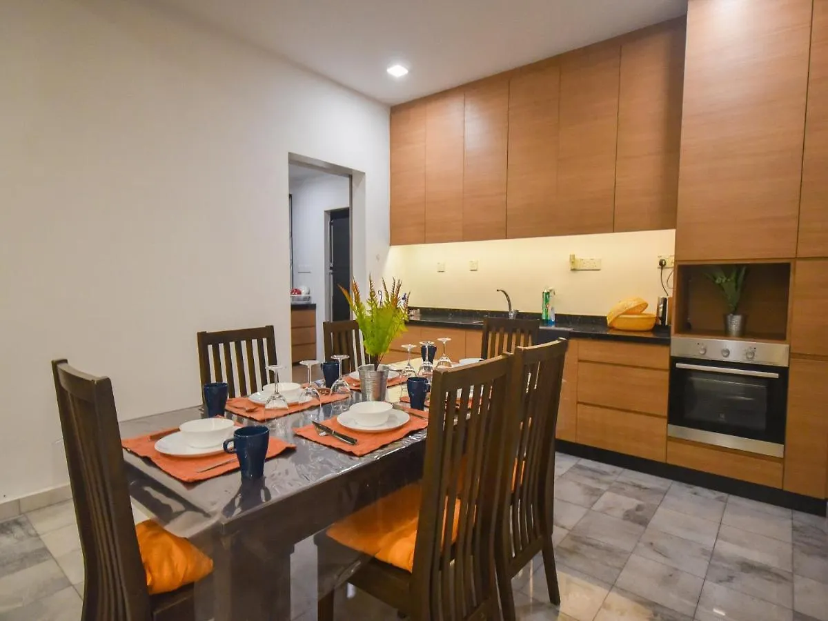 Jb Luxury Bungalow By Nest Home 10 Pax Johor Bahru 0*,  Malaysia